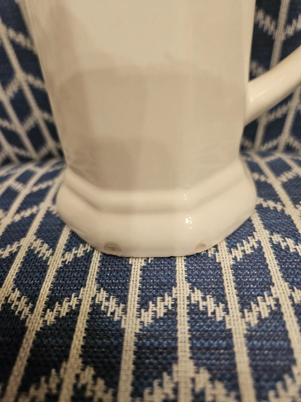 Replacement Cream Ceramic Spice Ahaker with Handle - Classic Home Dining